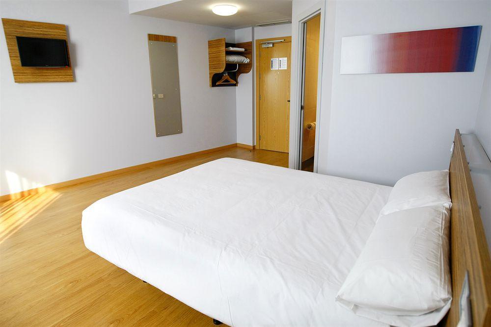Travelodge Valencia Aeropuerto Otel *